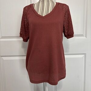 Women's Short Sleeve Lace Top - Brick Red